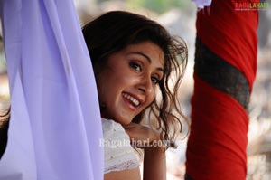 Manjari Fadnis Photo Gallery from Inkosari